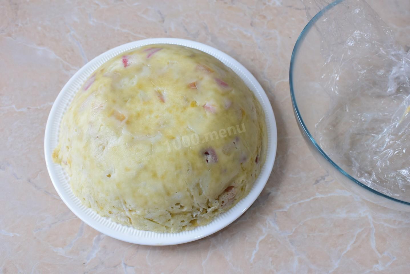 Шаг 9 приготовления Шарлотка в микроволновке с яблоками