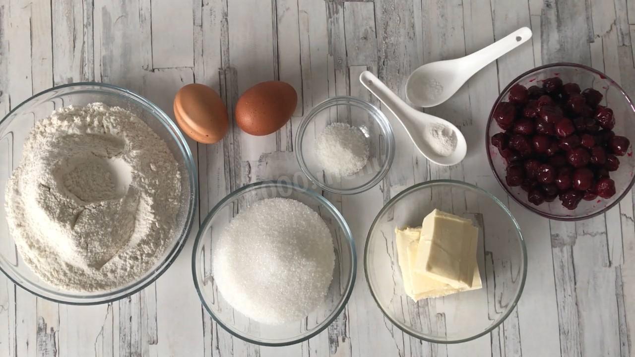 Шаг 1 приготовления Вишневый пирог с замороженной вишней