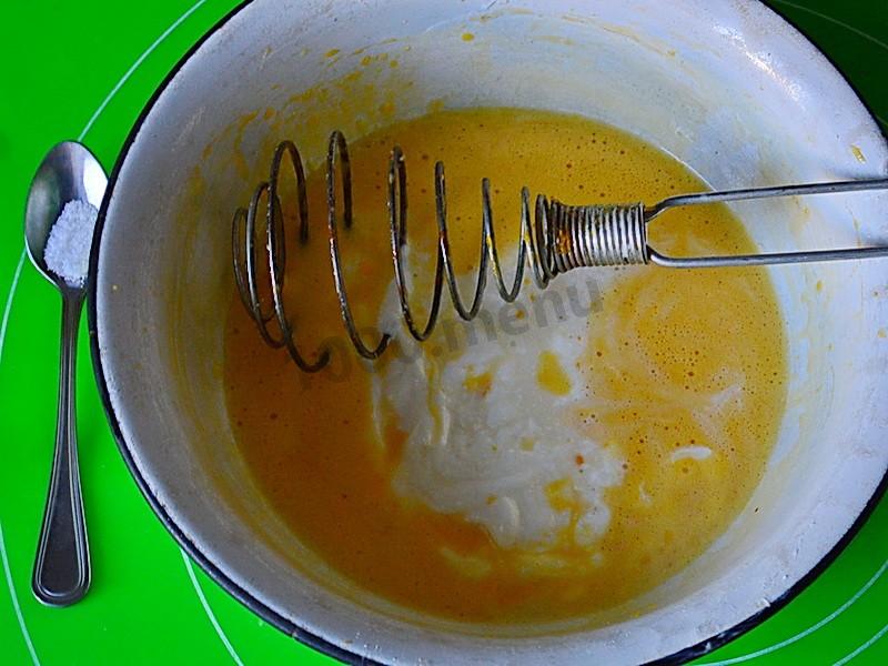 Шаг 3 приготовления Хворост на молоке