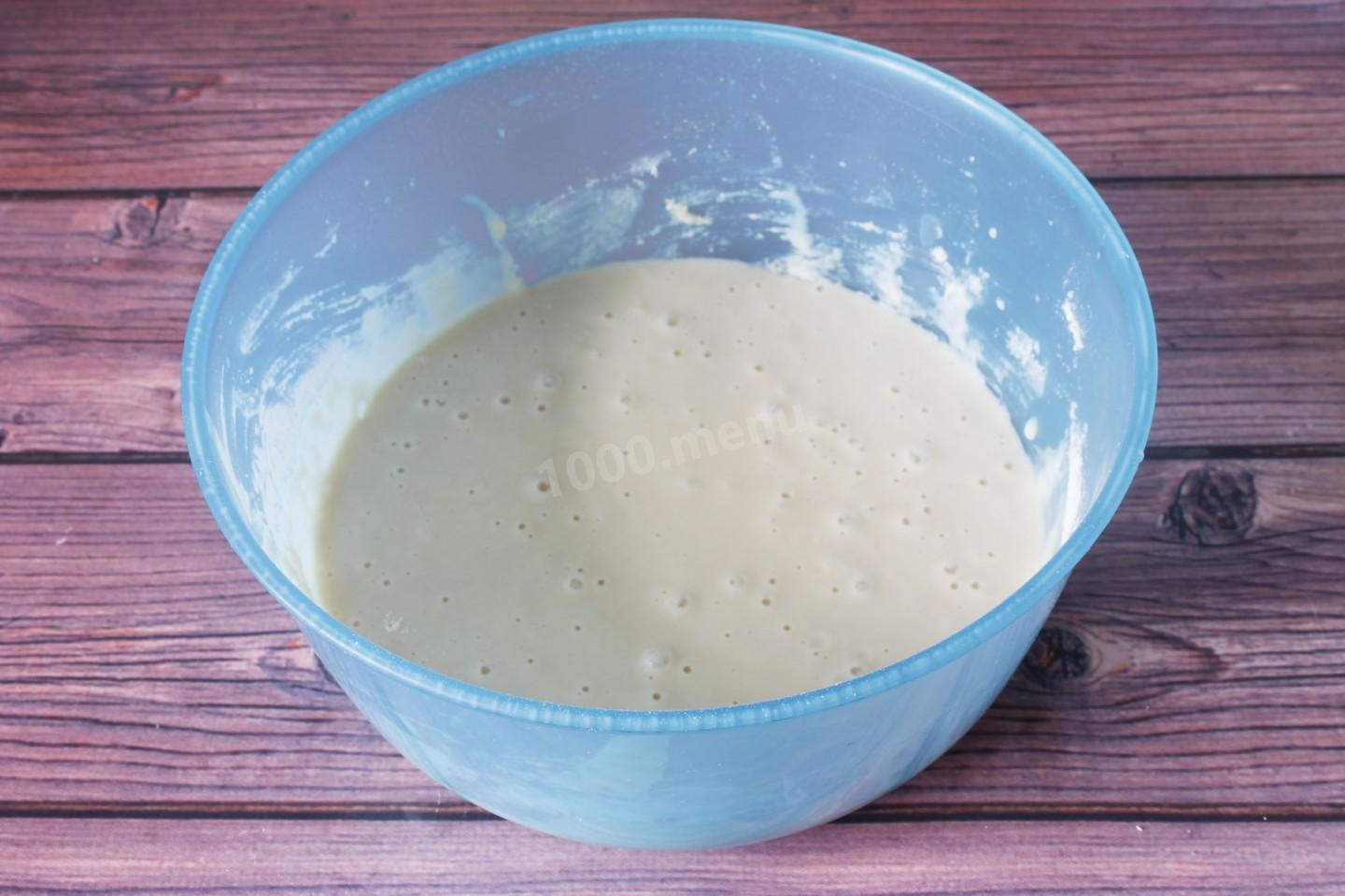 Шаг 4 приготовления Блины на дрожжах и молоке с дырочками