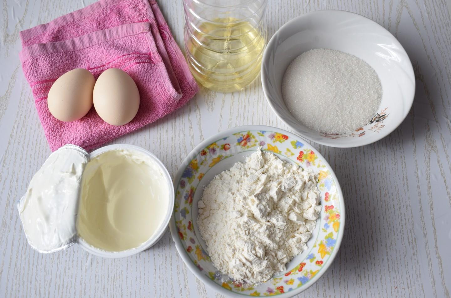 Шаг 1 приготовления Оладьи на сметане пышные без дрожжей быстро и вкусно
