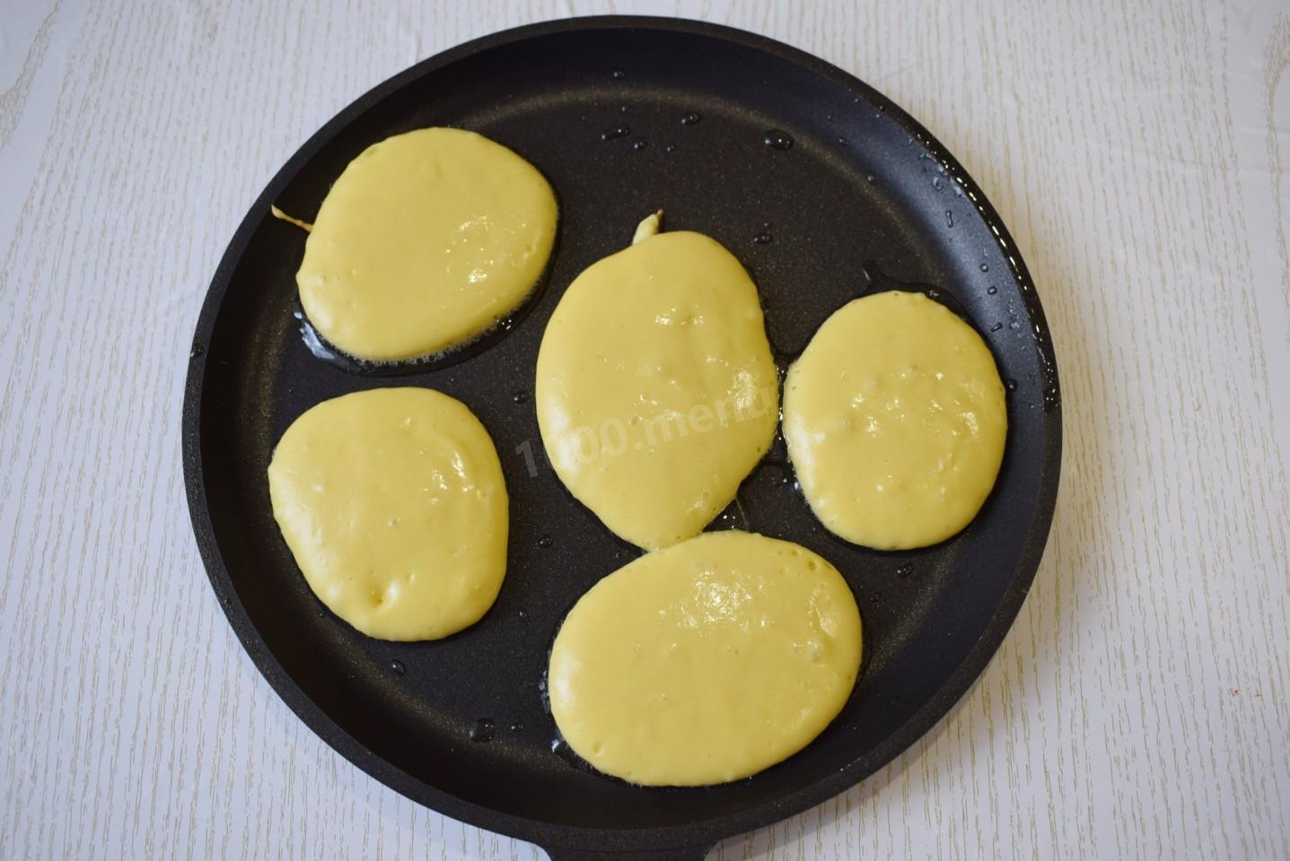 Шаг 6 приготовления Оладьи на сметане пышные без дрожжей быстро и вкусно