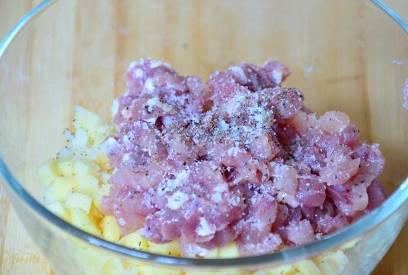 Шаг 8 приготовления Пирожки на сметане Элеш с курицей