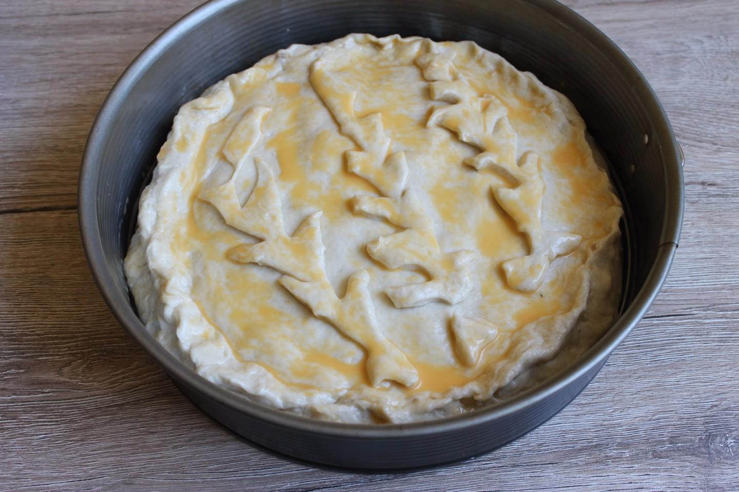 Шаг 14 приготовления Пирог с мясом в духовке из дрожжевого теста