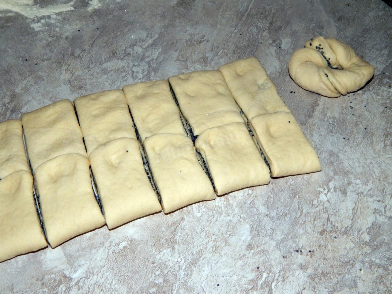 Шаг 9 приготовления Булочки с маком из дрожжевого теста