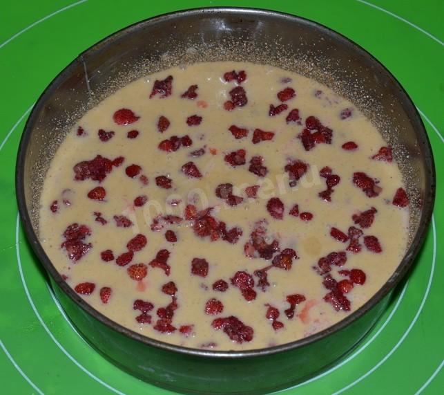Шаг 8 приготовления Пирог с земляникой