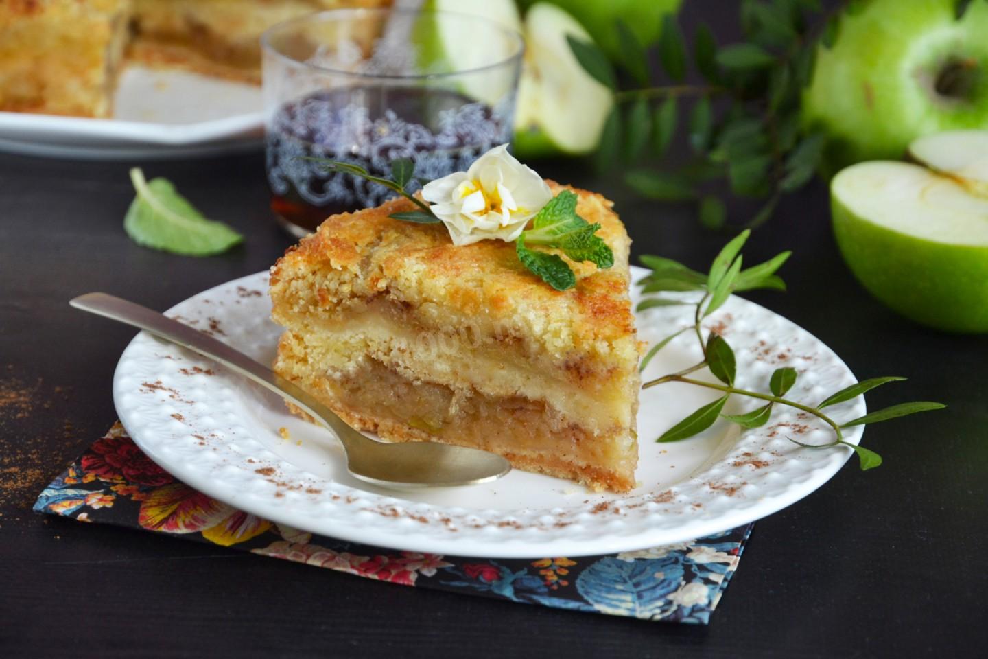 Шаг 10 приготовления Насыпной пирог с манкой и яблоками