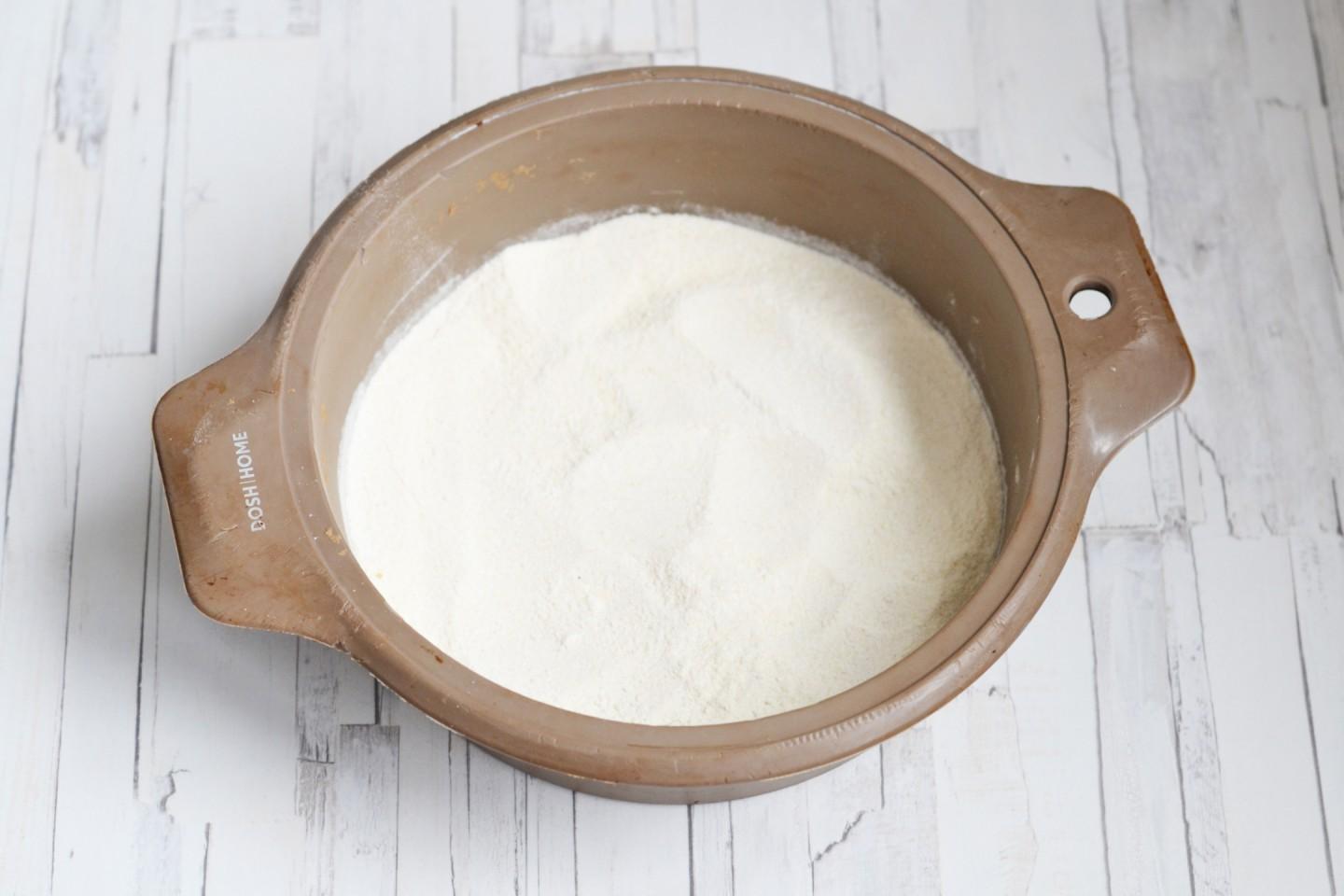 Шаг 5 приготовления Насыпной пирог с манкой и яблоками