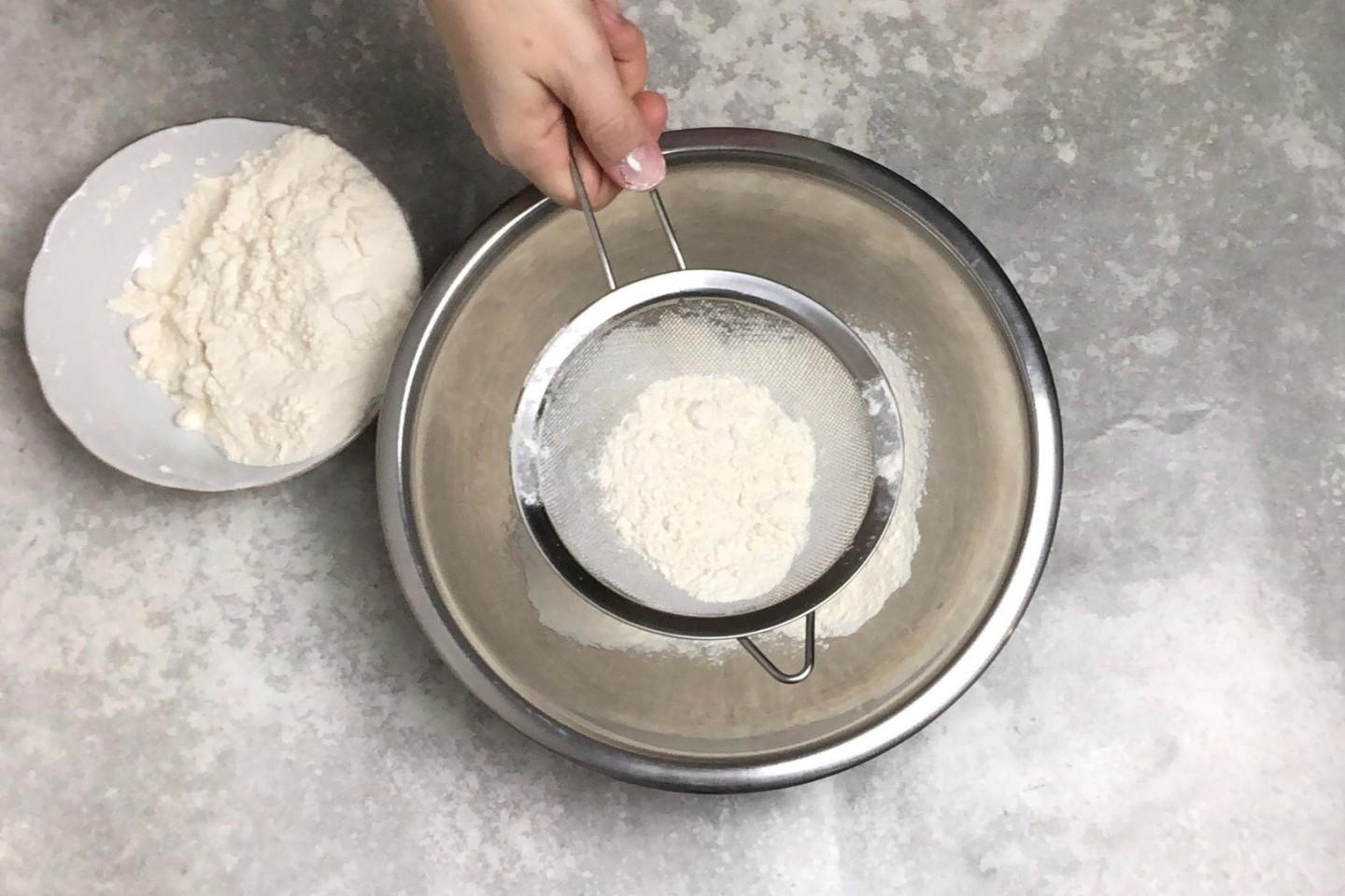 Шаг 2 приготовления Булочки без молока с корицей