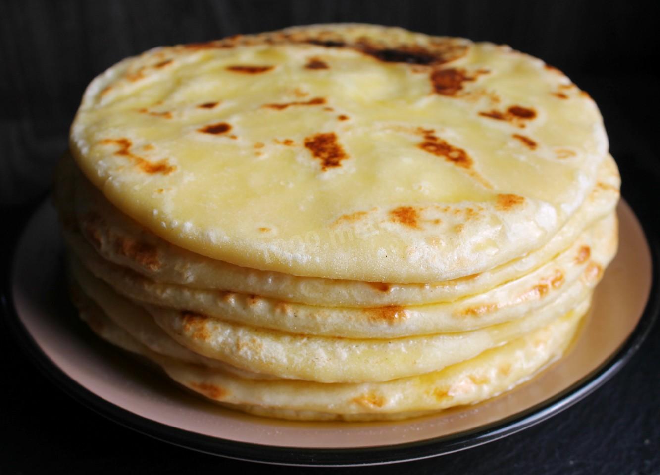 Шаг 13 приготовления Хычины с картошкой и сыром на сковороде