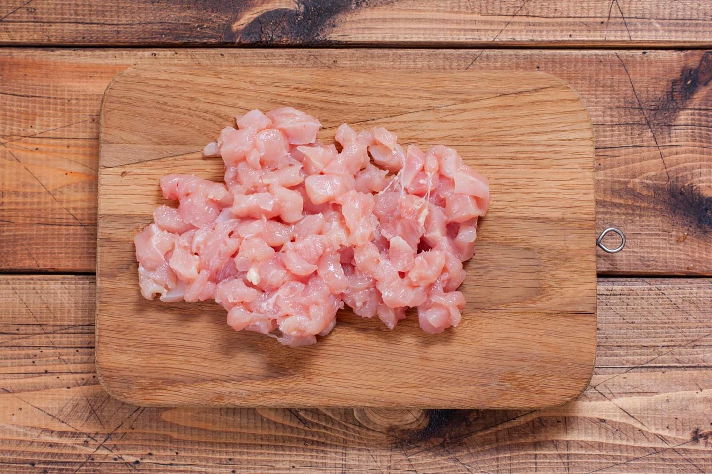 Шаг 2 приготовления Пирог из слоеного теста с курицей