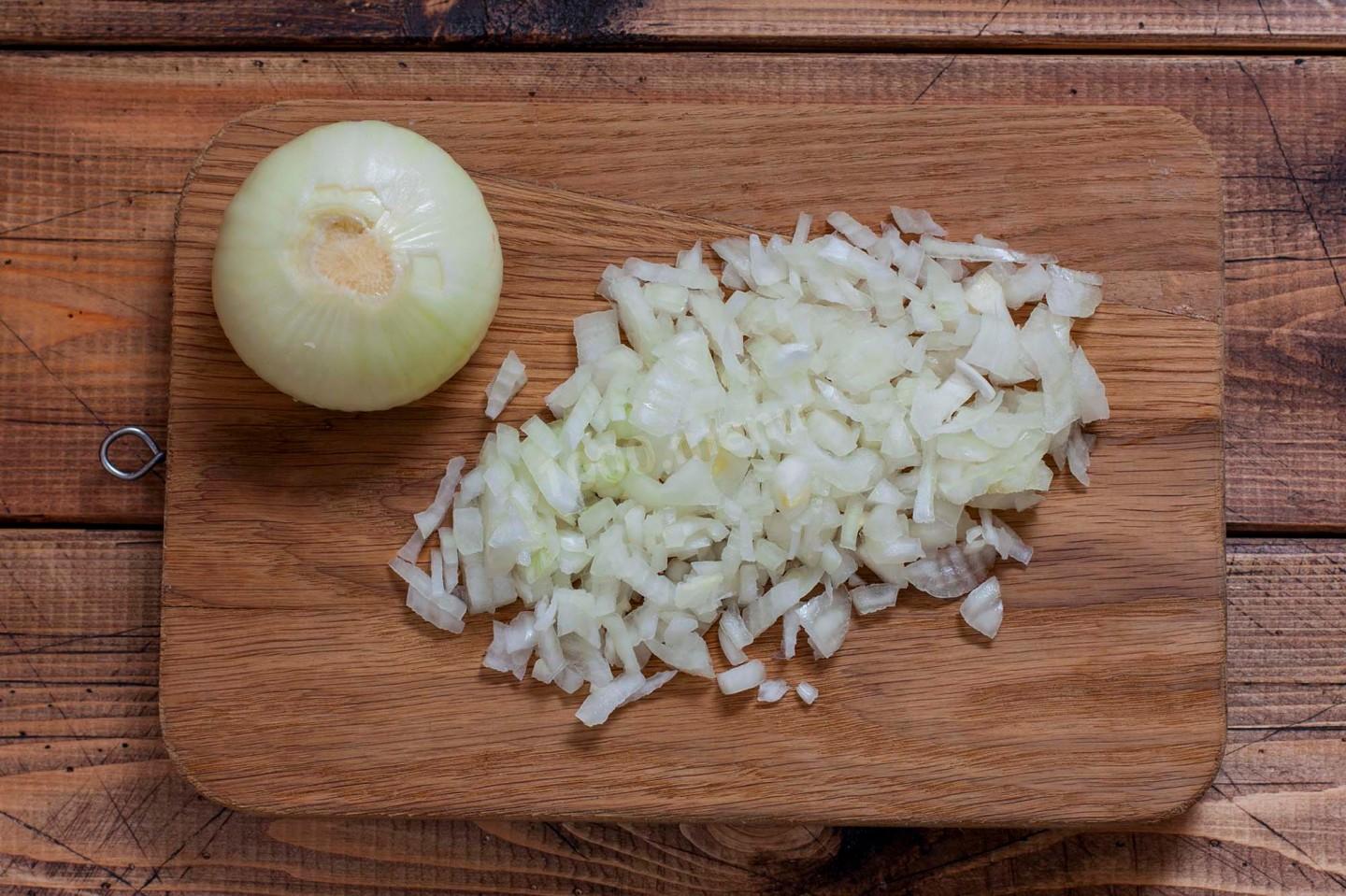 Шаг 4 приготовления Пирог из слоеного теста с курицей