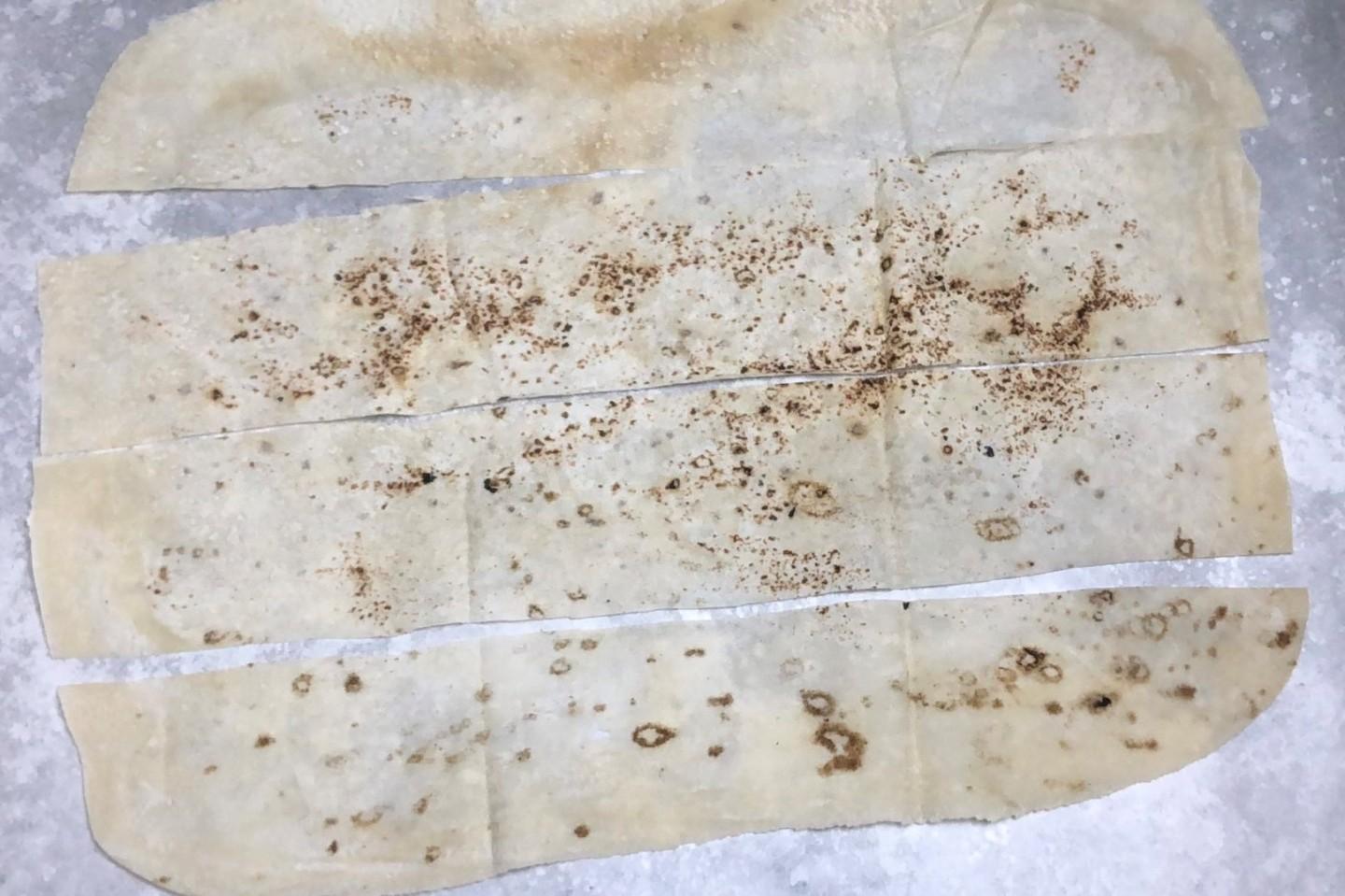 Шаг 5 приготовления Пирожки из лаваша с сыром на сковороде
