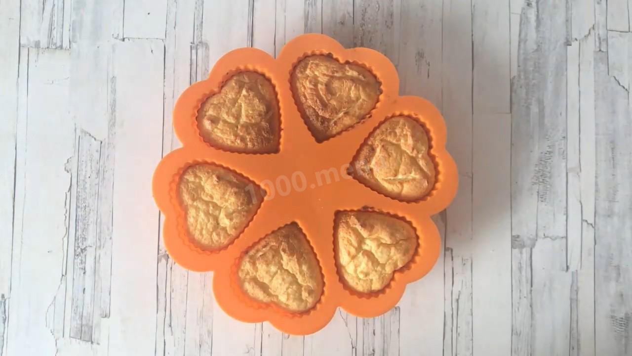 Шаг 8 приготовления Пышные сырники в духовке