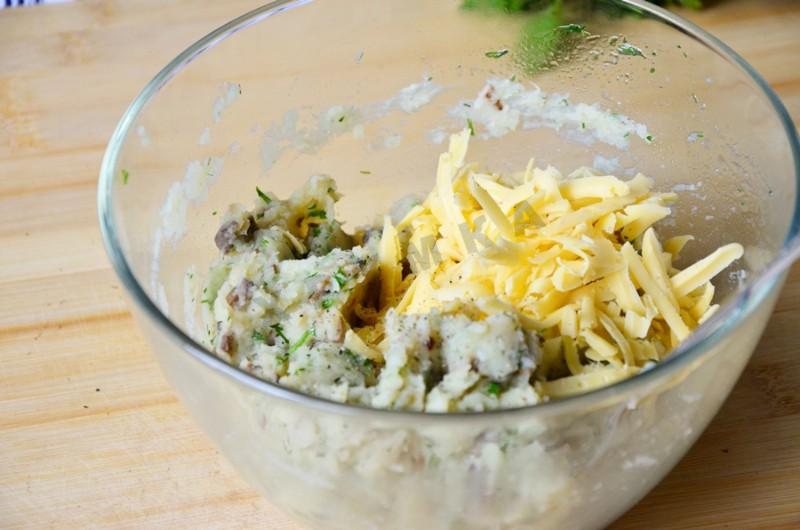 Шаг 8 приготовления Пирожки с картошкой и грибами