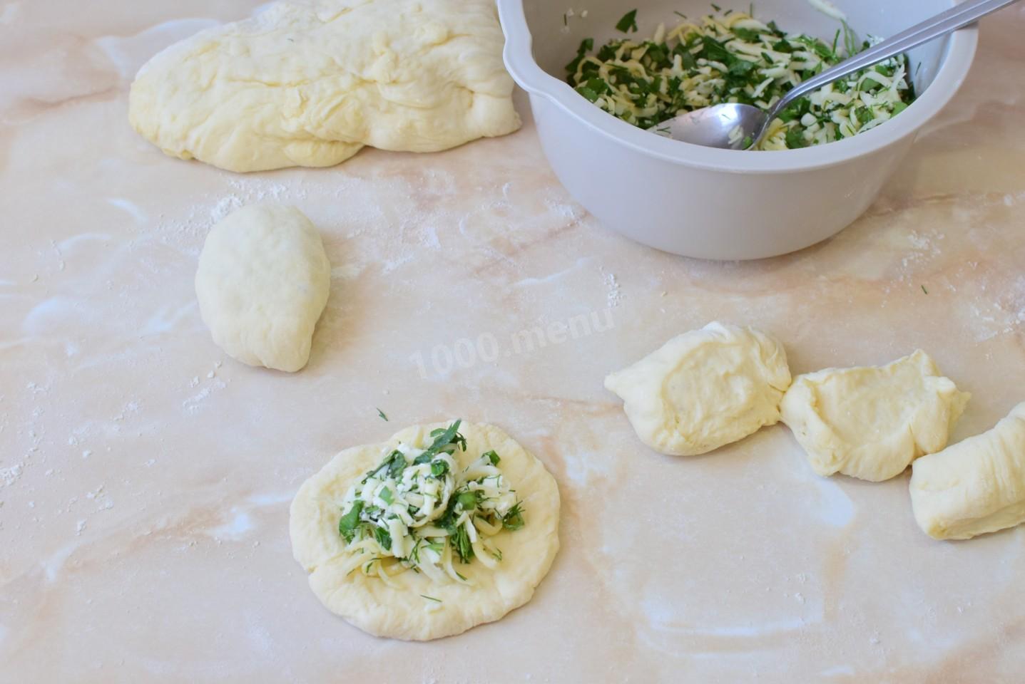 Шаг 9 приготовления Пирожки с зеленью и сыром
