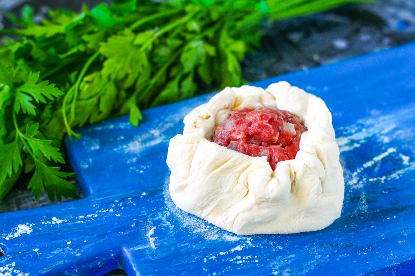 Шаг 8 приготовления Беляши татарские с мясом