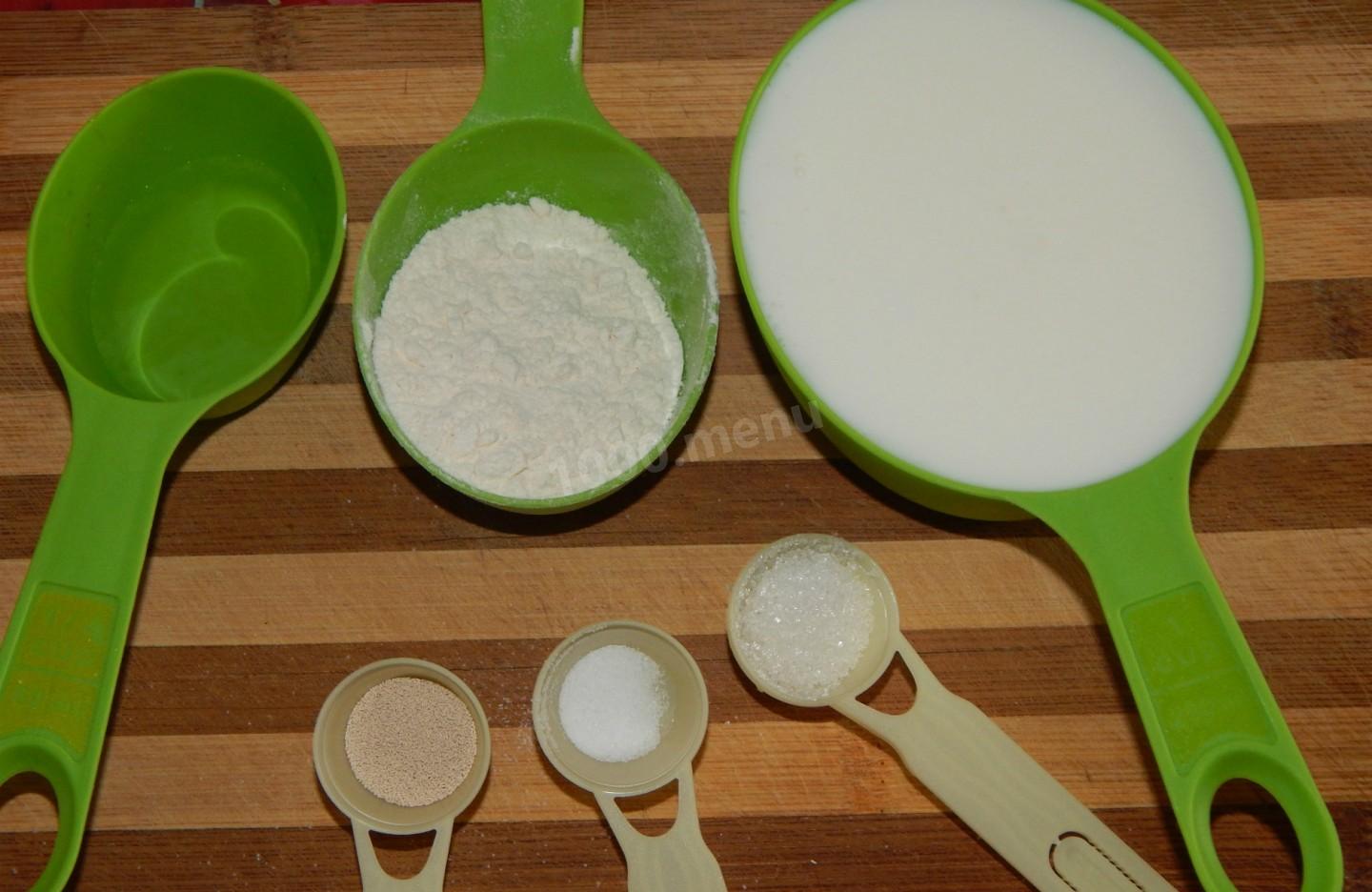 Шаг 1 приготовления Рулет с луком и яйцом в духовке
