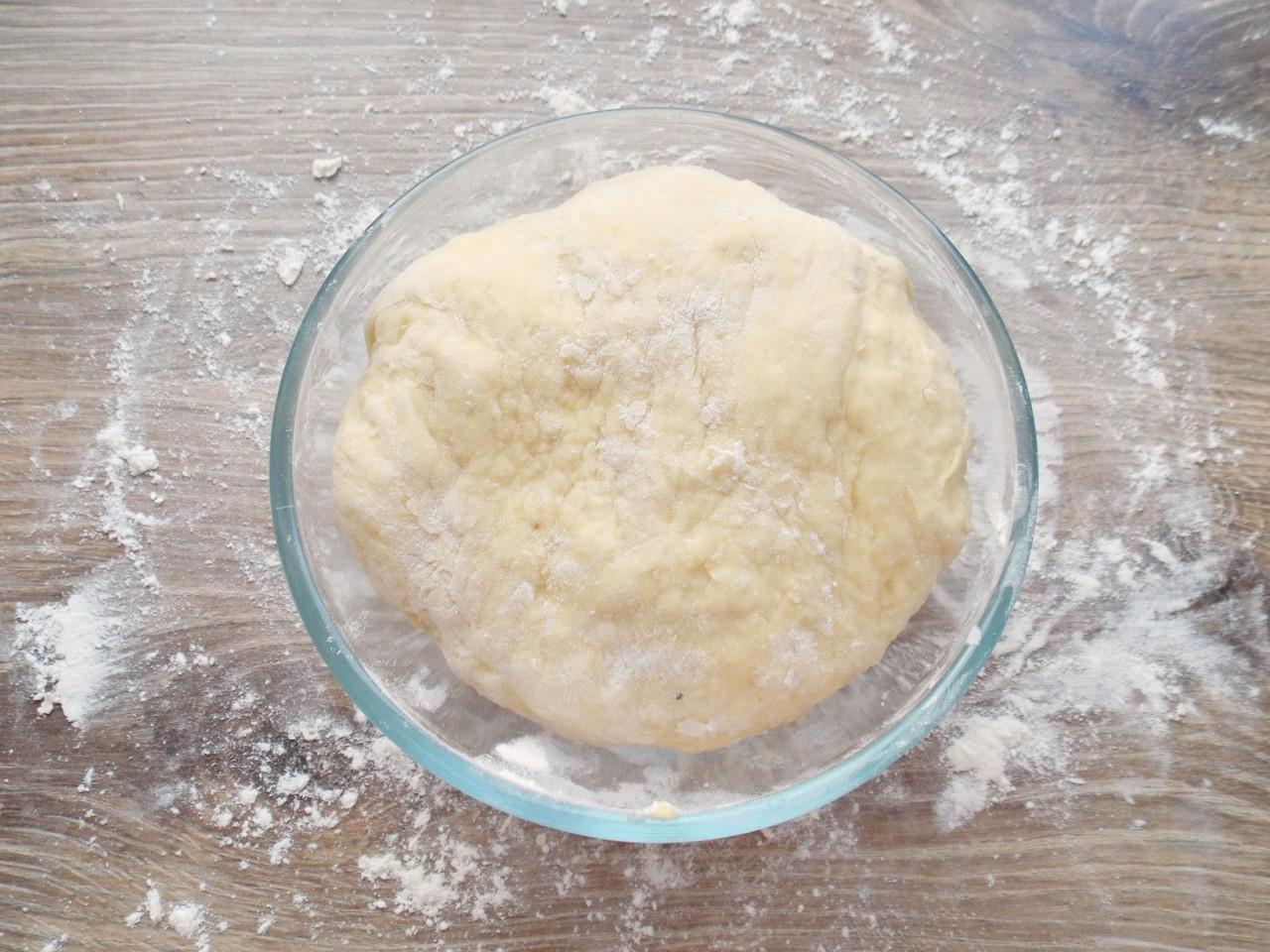 Шаг 9 приготовления Рулет с маком из дрожжевого теста