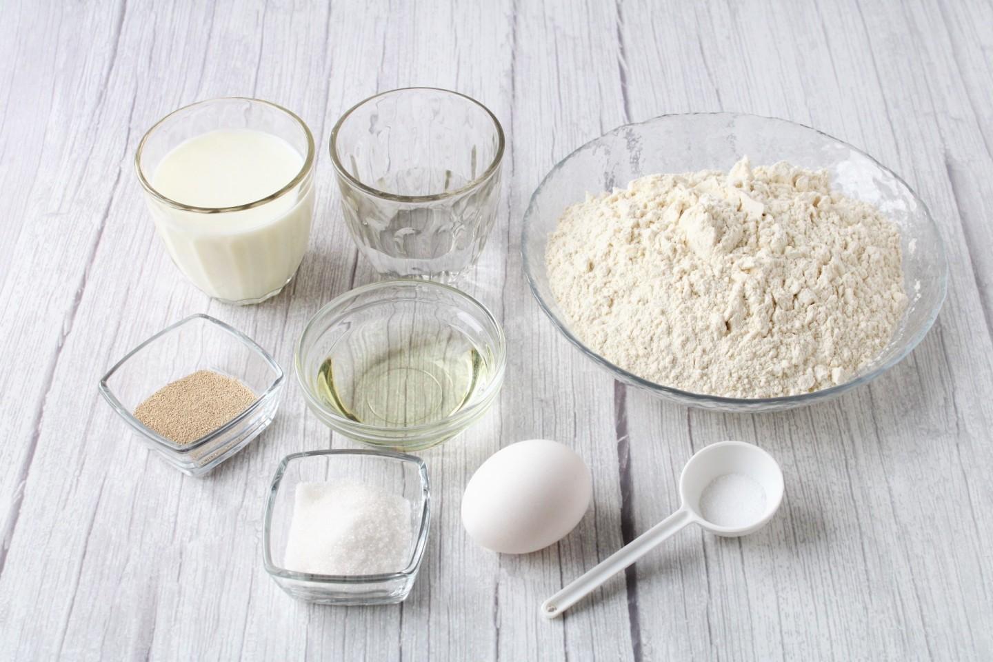 Шаг 1 приготовления Пирожки с мясом и картошкой в духовке