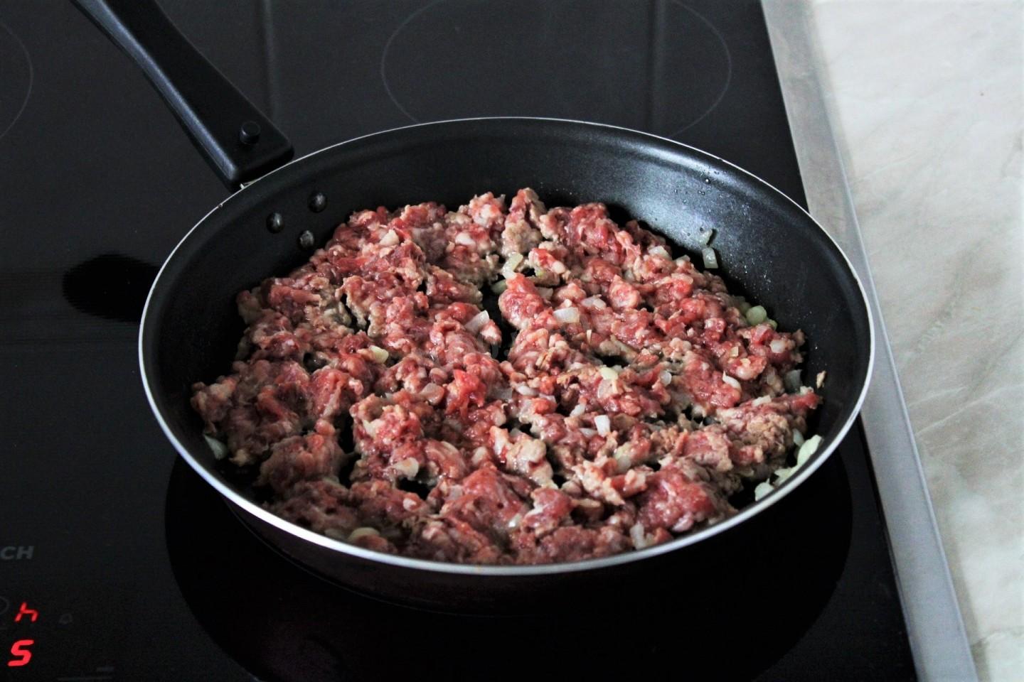 Шаг 16 приготовления Пирожки с мясом и картошкой в духовке