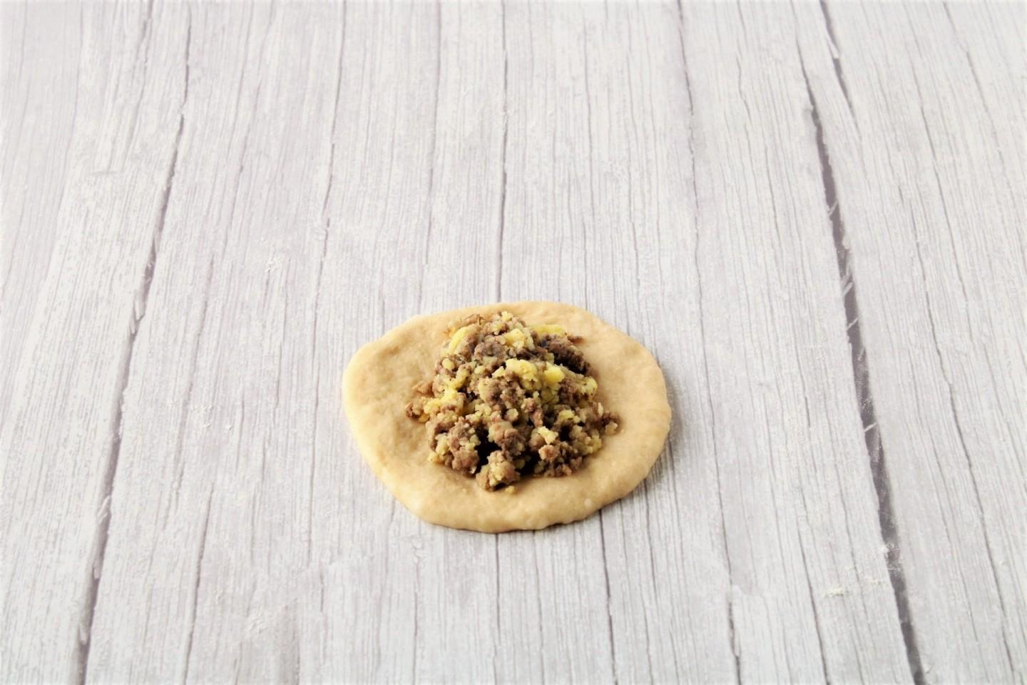 Шаг 22 приготовления Пирожки с мясом и картошкой в духовке