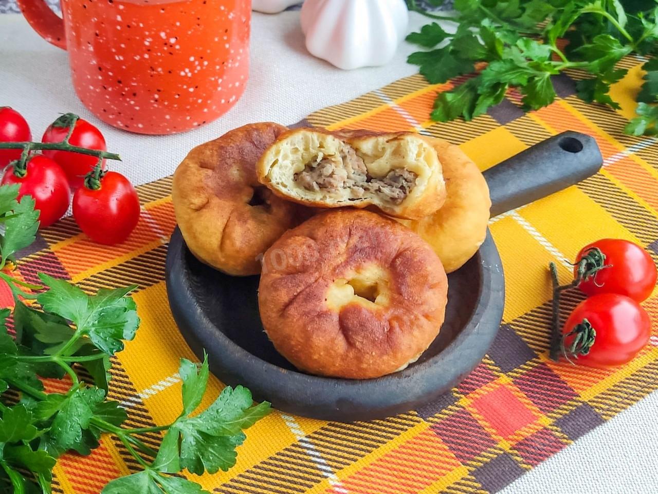 Обложка рецепта Беляши без дрожжей на кефире с мясом