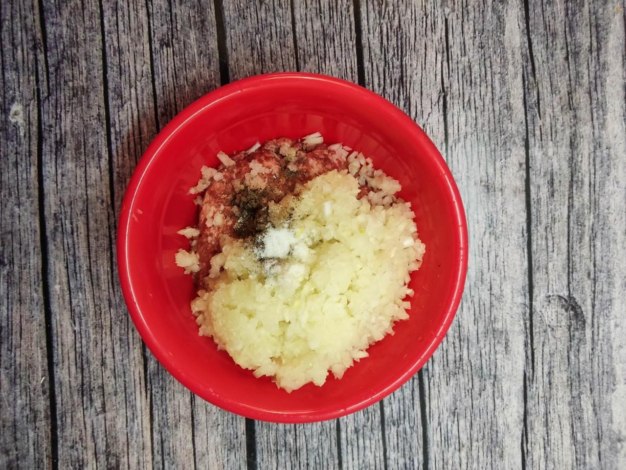Шаг 10 приготовления Беляши без дрожжей на кефире с мясом