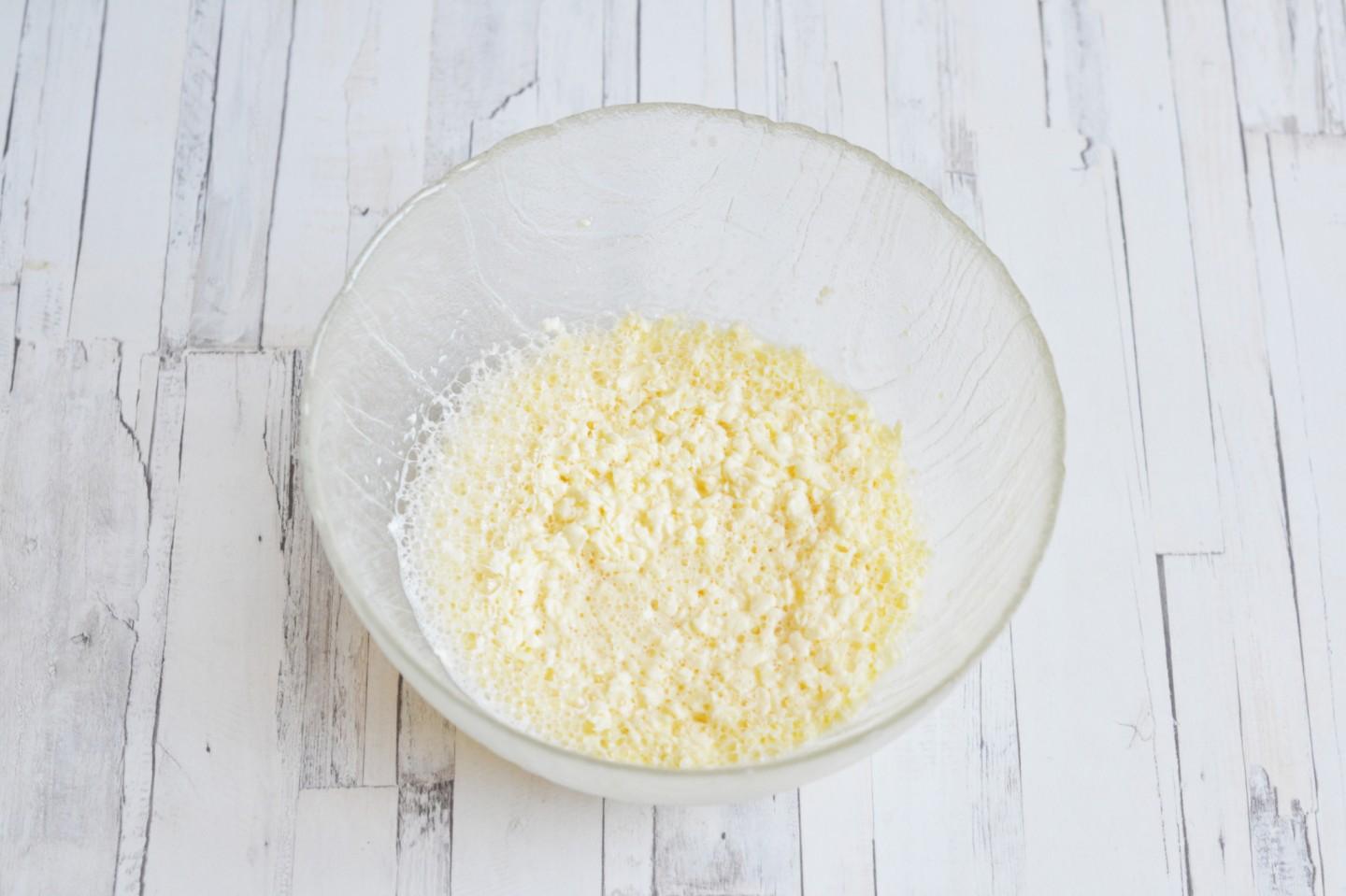 Шаг 4 приготовления Пирог на молоке и сливочном масле с ванильным вкусом