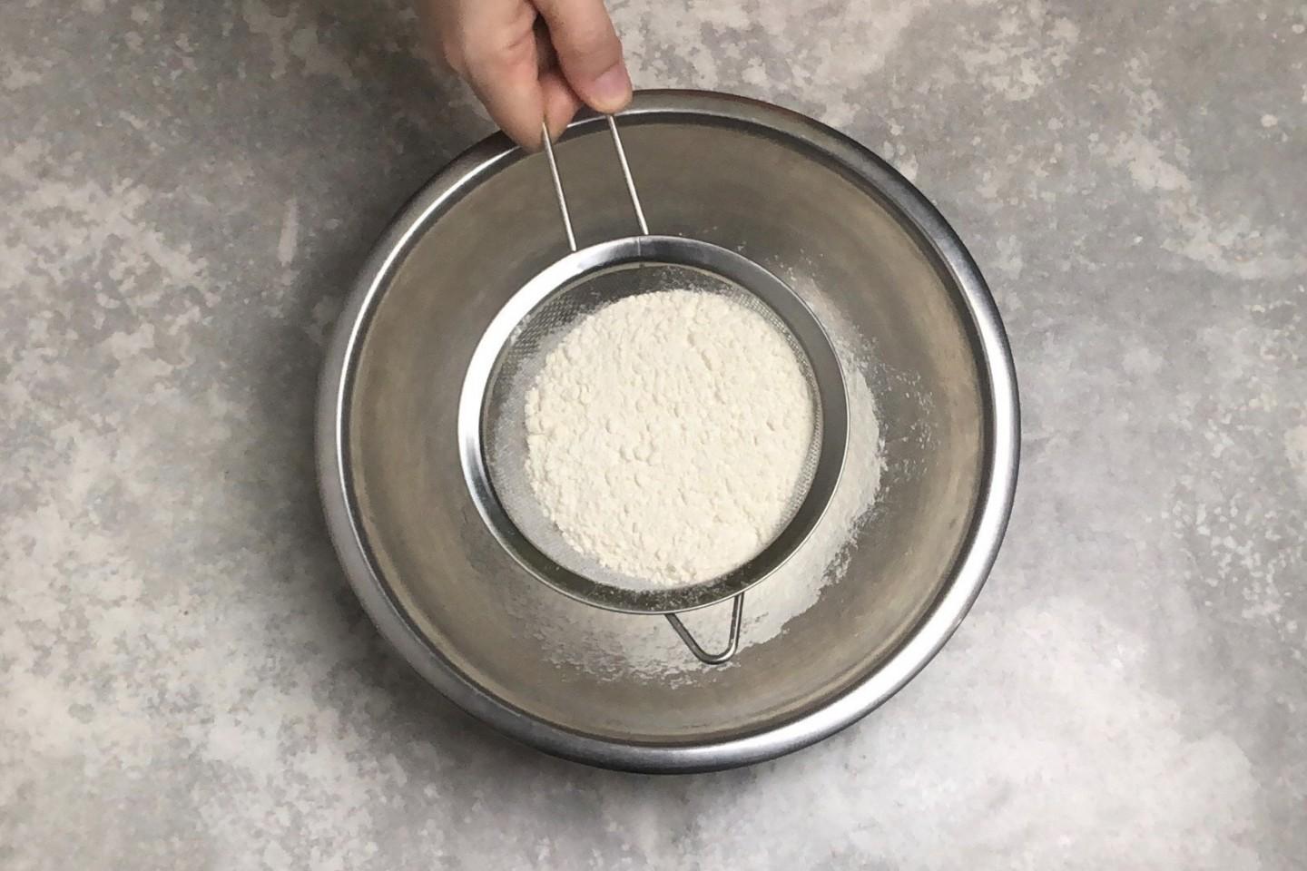 Шаг 2 приготовления Яблочный пирог со сметанной заливкой