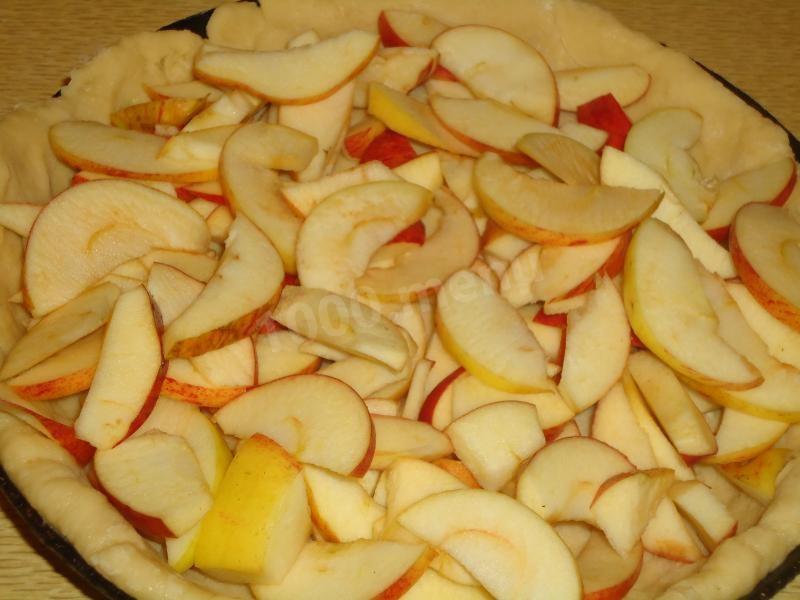 Шаг 5 приготовления Сметанный пирог с яблоками