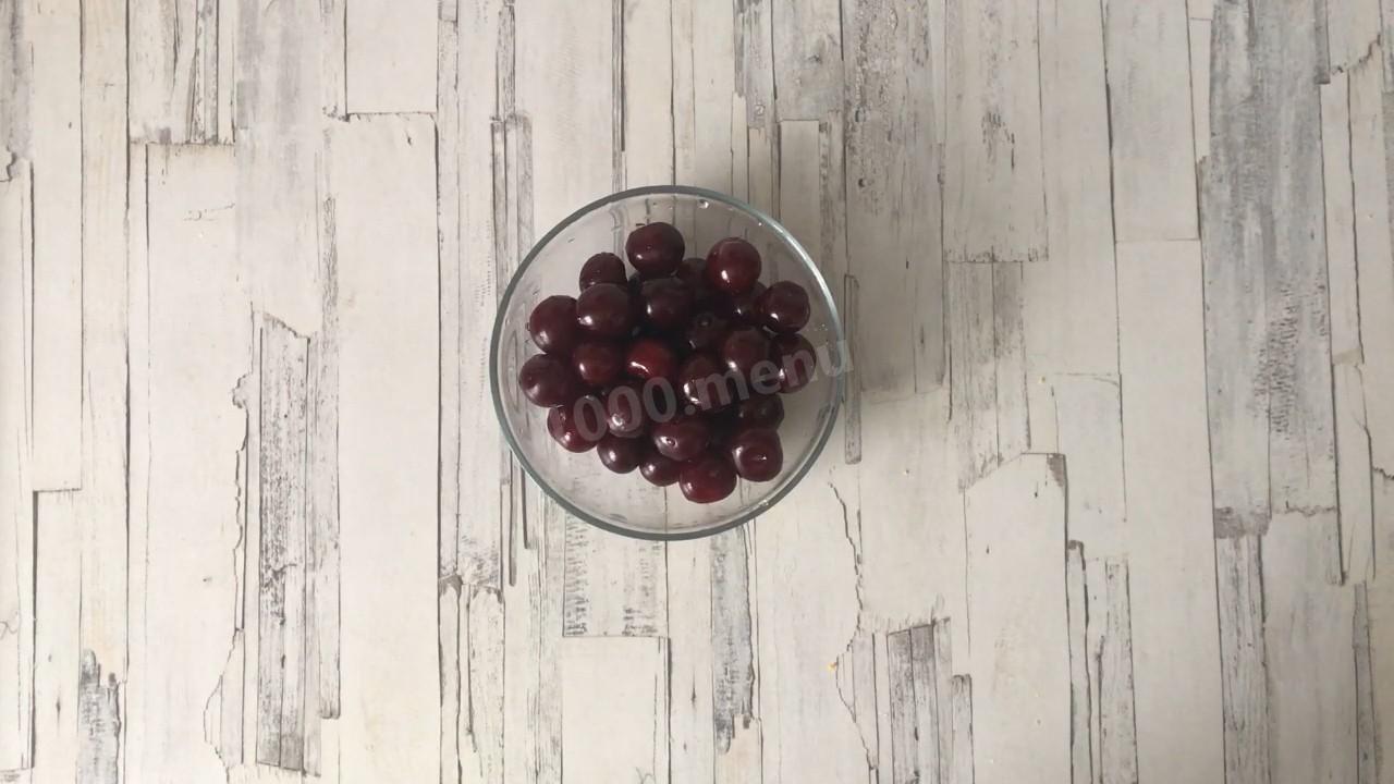 Шаг 9 приготовления Песочный вишневый пирог