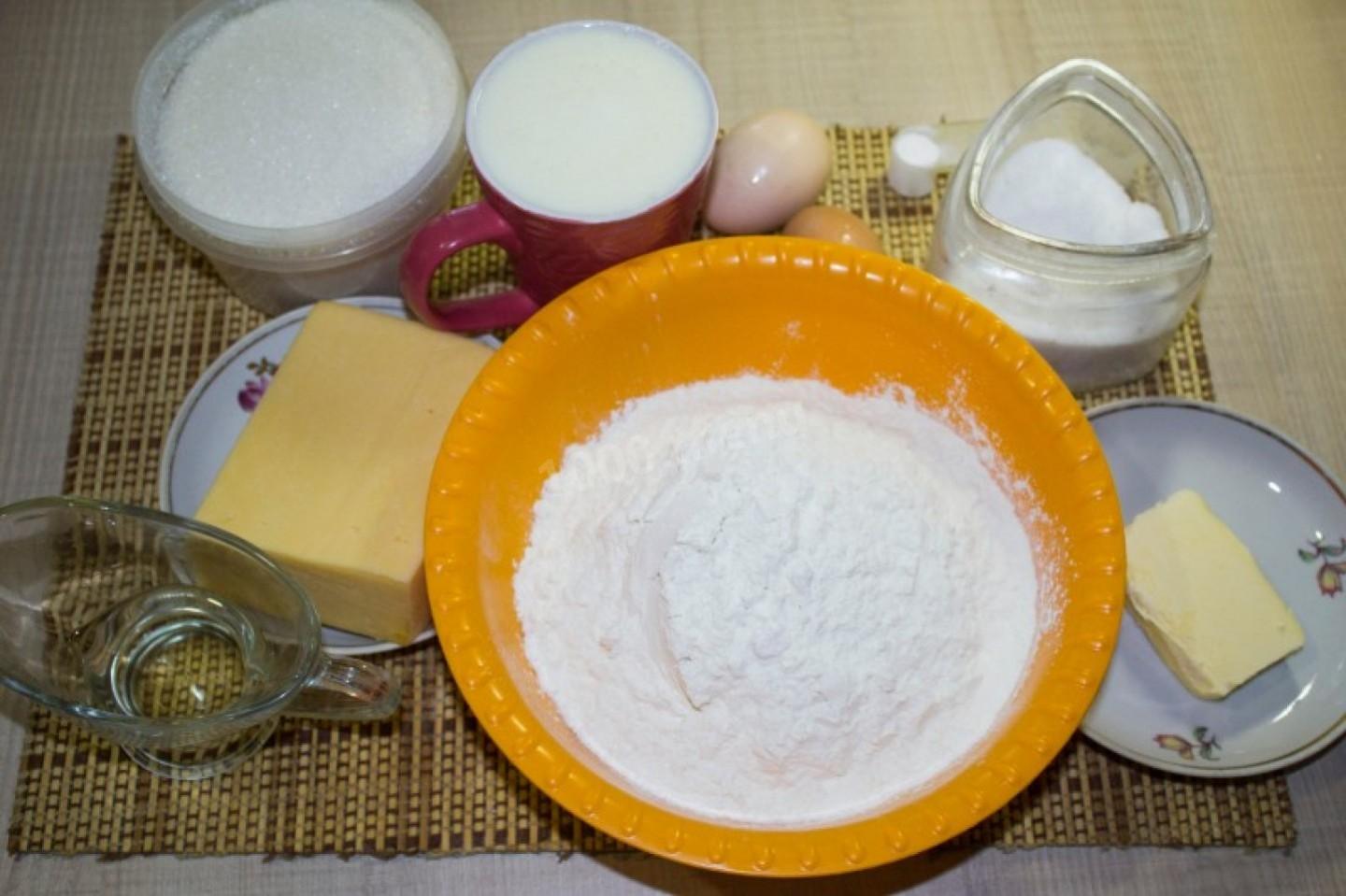 Шаг 1 приготовления Хачапури без дрожжей с сыром на сковороде