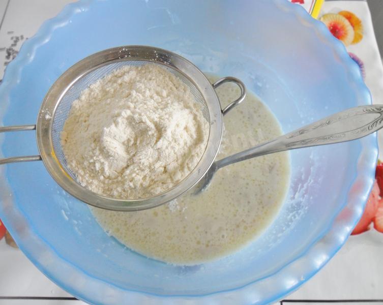 Шаг 6 приготовления Сдобный рулет с вишней