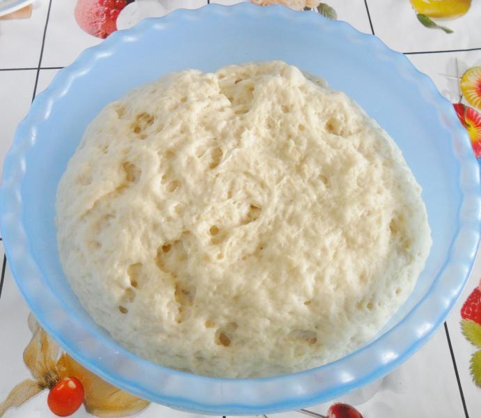 Шаг 8 приготовления Сдобный рулет с вишней