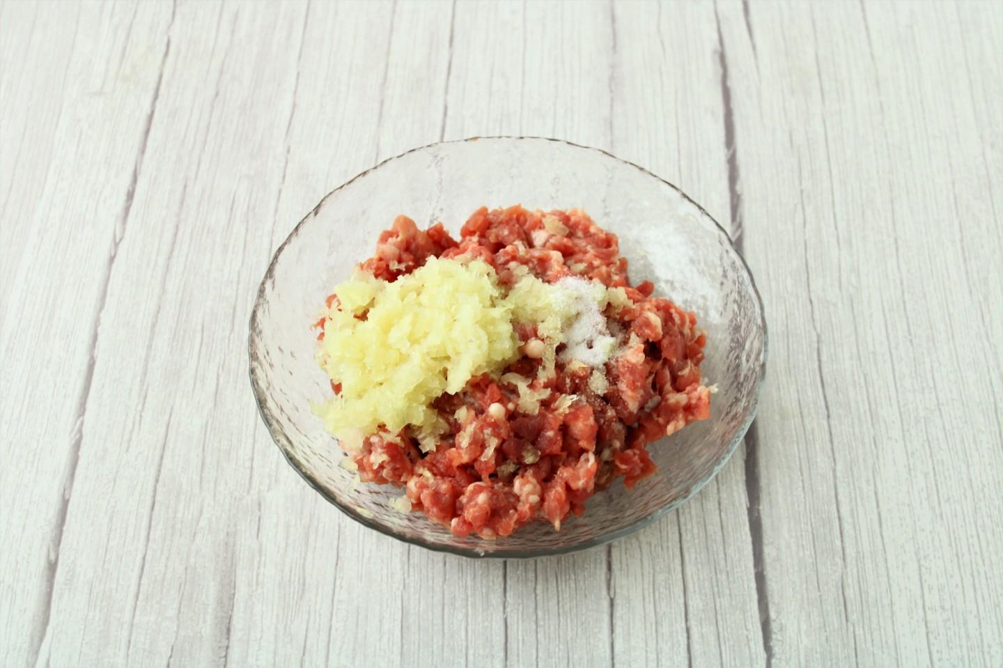 Шаг 14 приготовления Открытые пирожки с мясом в духовке