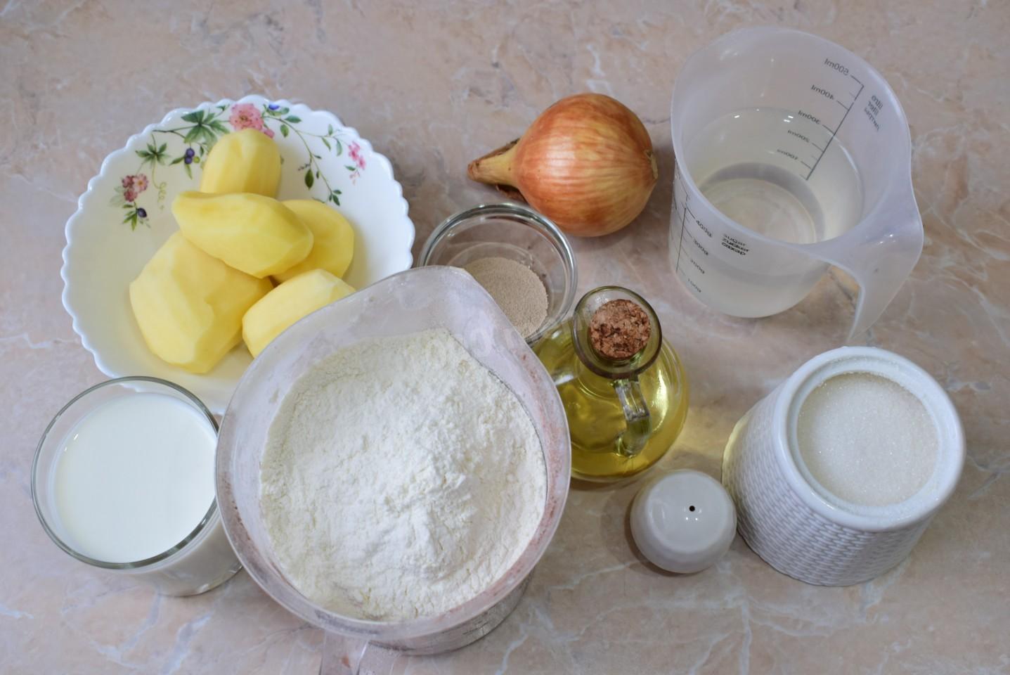 Шаг 1 приготовления Пирожки с начинкой из картофеля жареные