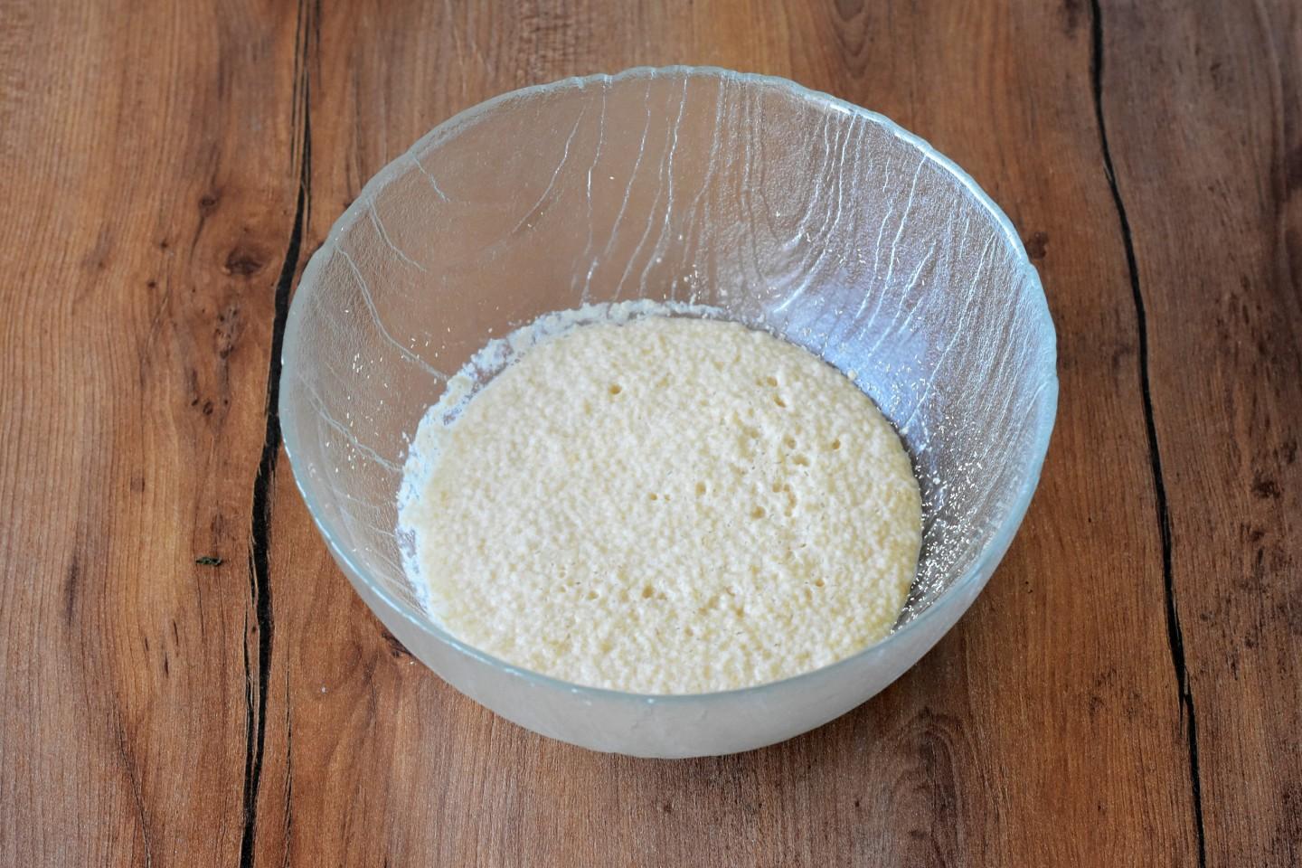 Шаг 2 приготовления Булочки с маслом