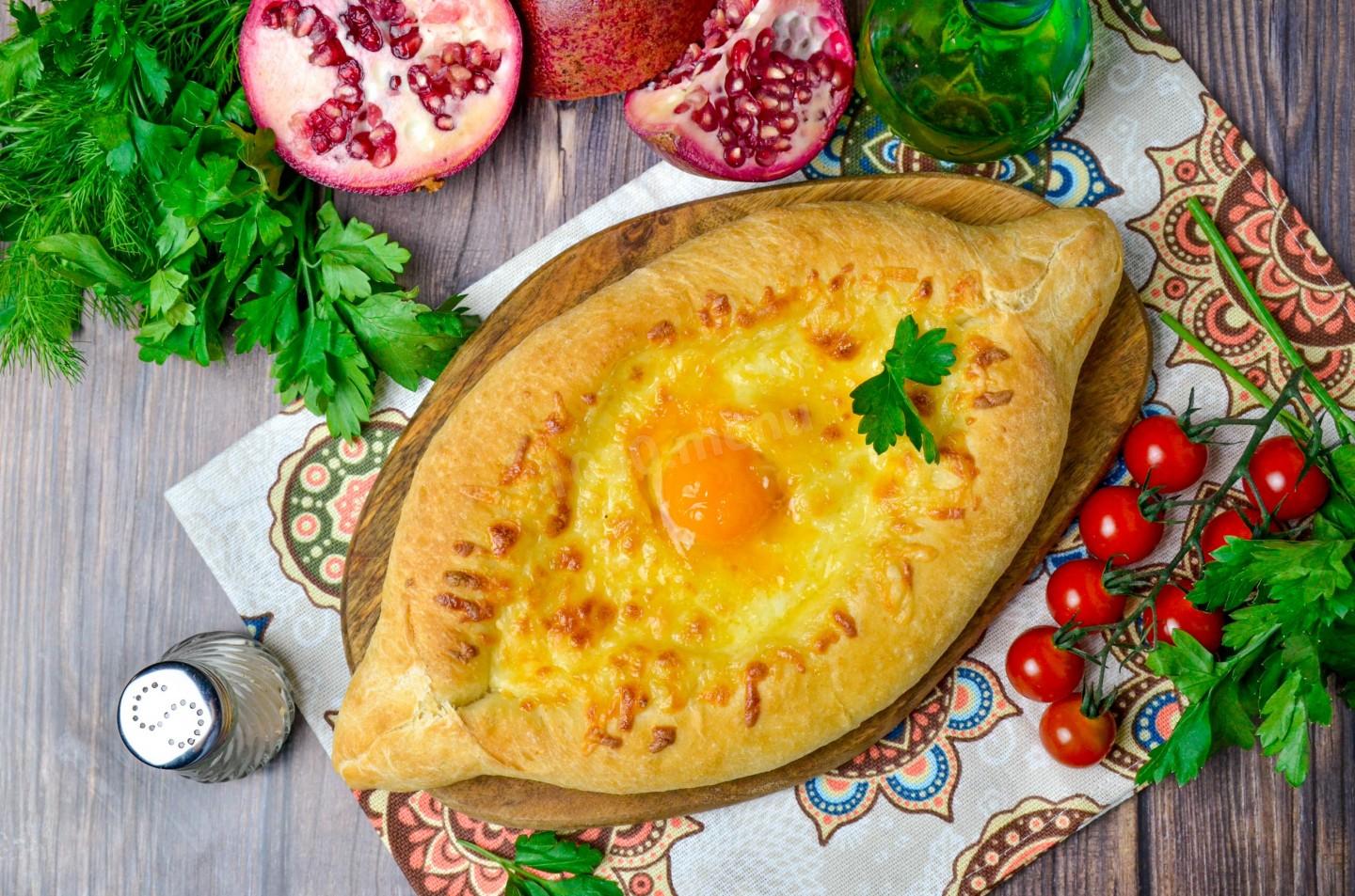 Шаг 16 приготовления Хачапури по аджарски с сыром сулугуни в духовке