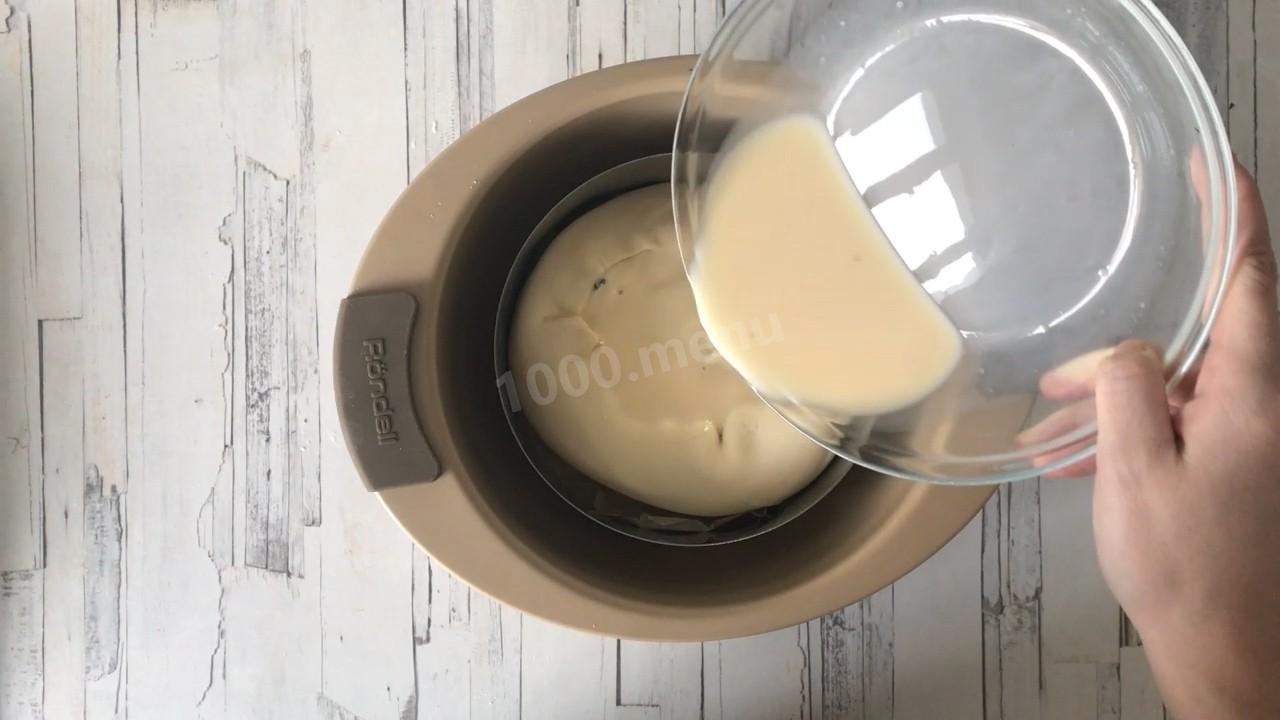 Шаг 11 приготовления Слоеный пирог с брынзой и зеленью