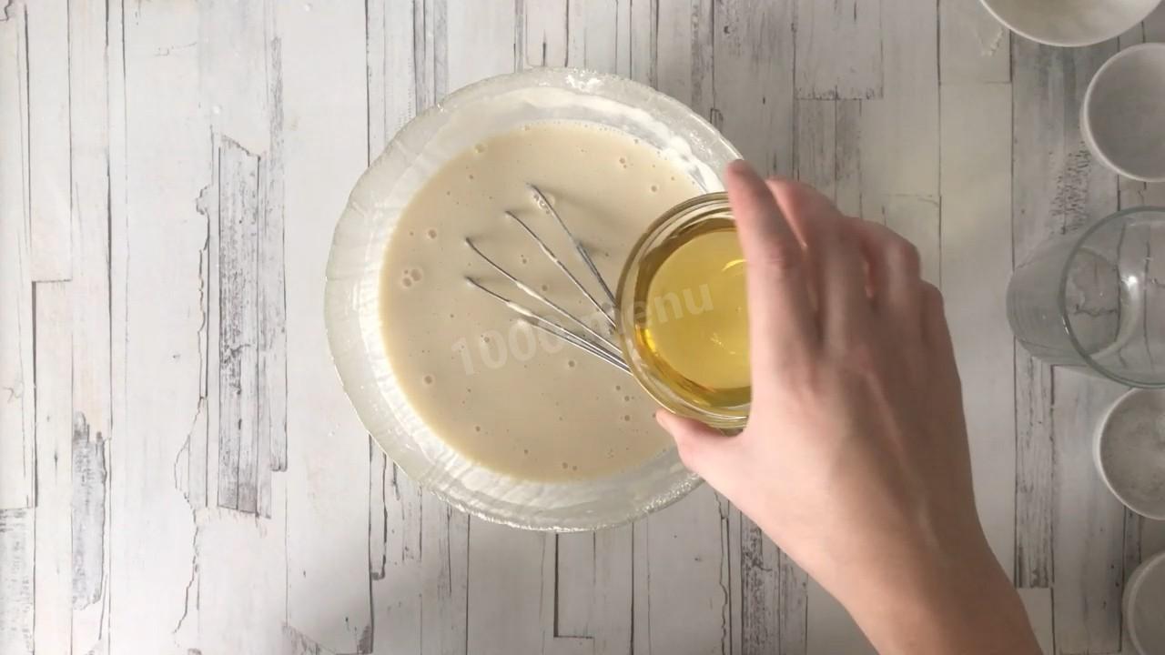 Шаг 6 приготовления Блины на кислом молоке с дырочками