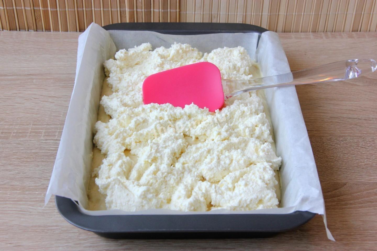 Шаг 11 приготовления Пирог с ананасами и творогом