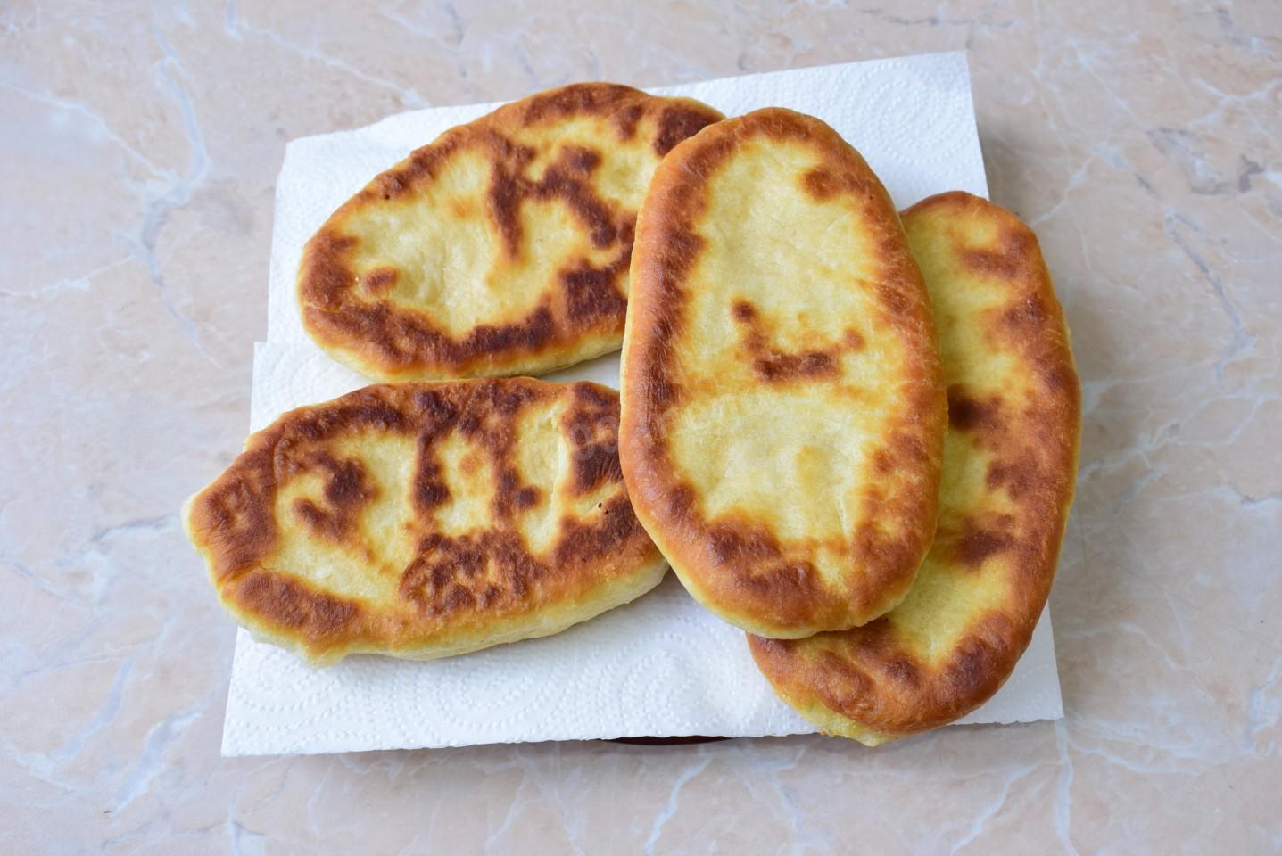 Шаг 13 приготовления Тонкие пирожки с картошкой на сковороде