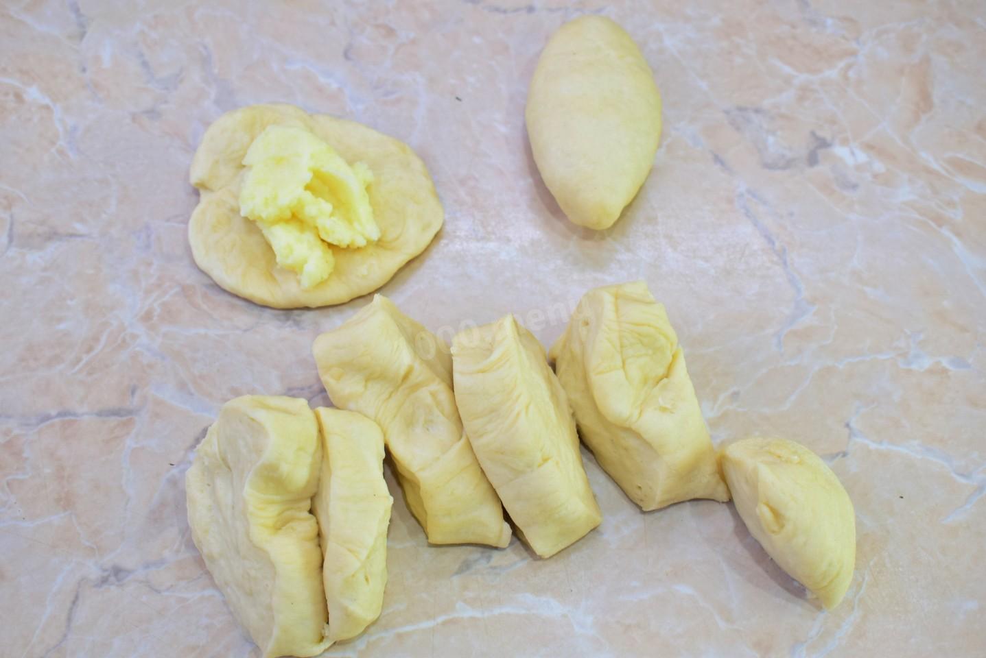 Шаг 5 приготовления Пирожки на скорую руку