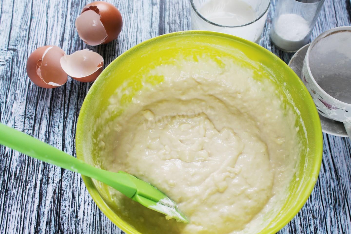 Шаг 2 приготовления Заливной пирог с рыбными консервами и картошкой