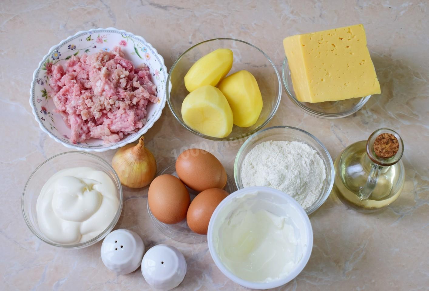 Шаг 1 приготовления Заливной пирог с картошкой и фаршем мясным