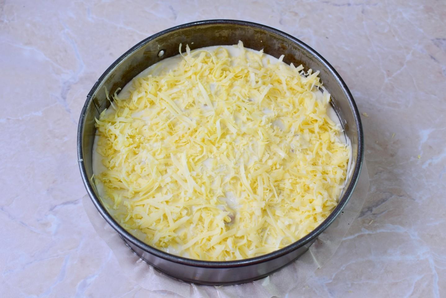Шаг 11 приготовления Заливной пирог с картошкой и фаршем мясным