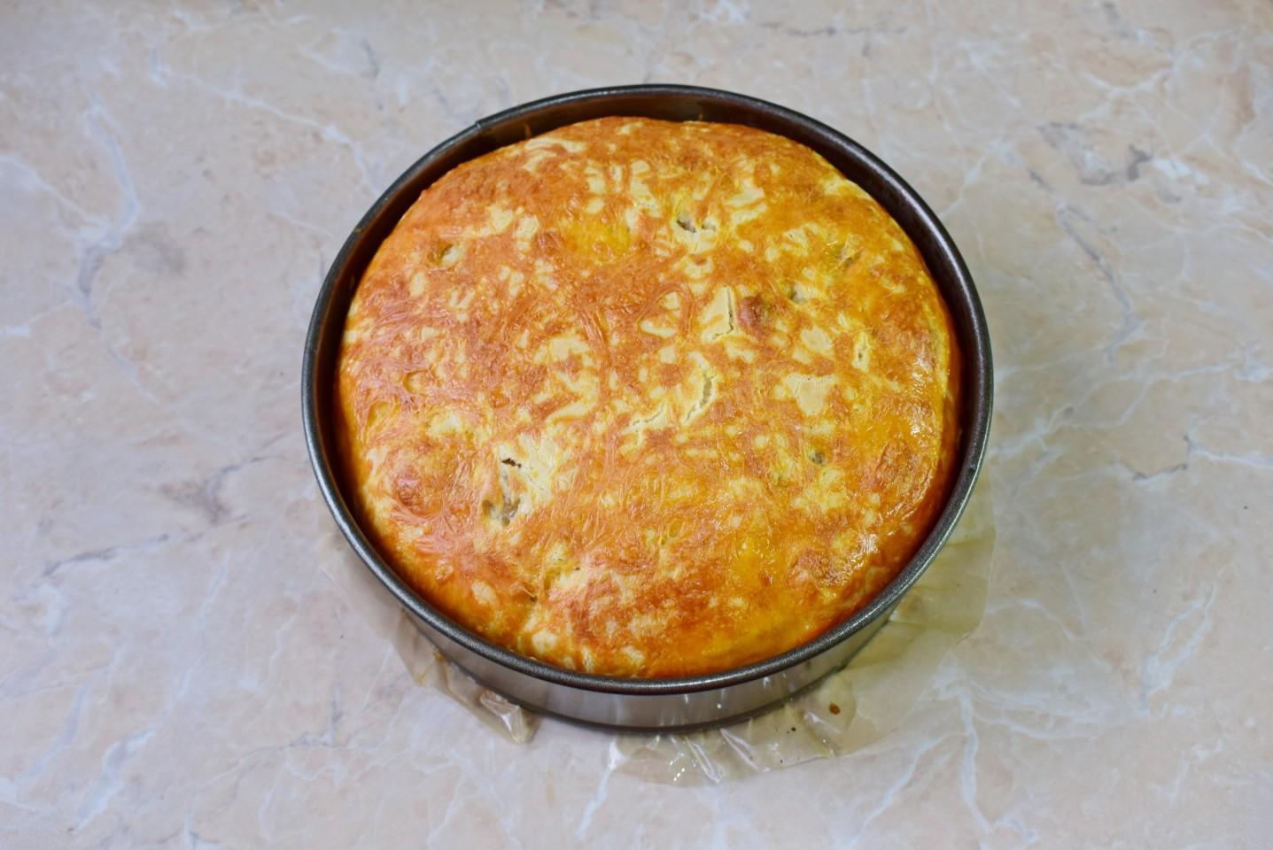 Шаг 12 приготовления Заливной пирог с картошкой и фаршем мясным