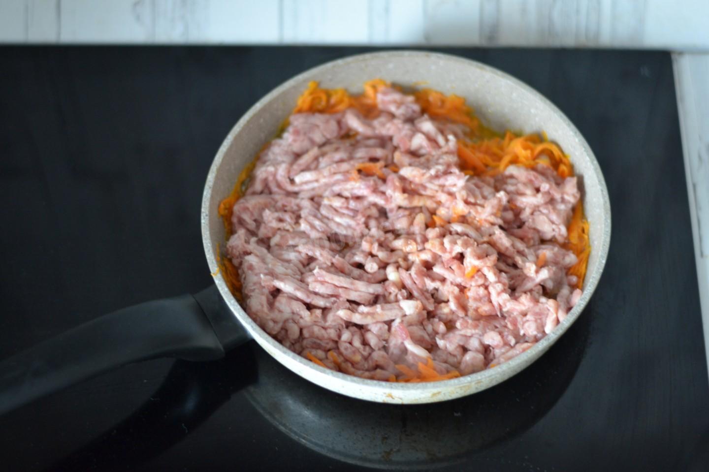 Шаг 5 приготовления Мясная начинка для блинов