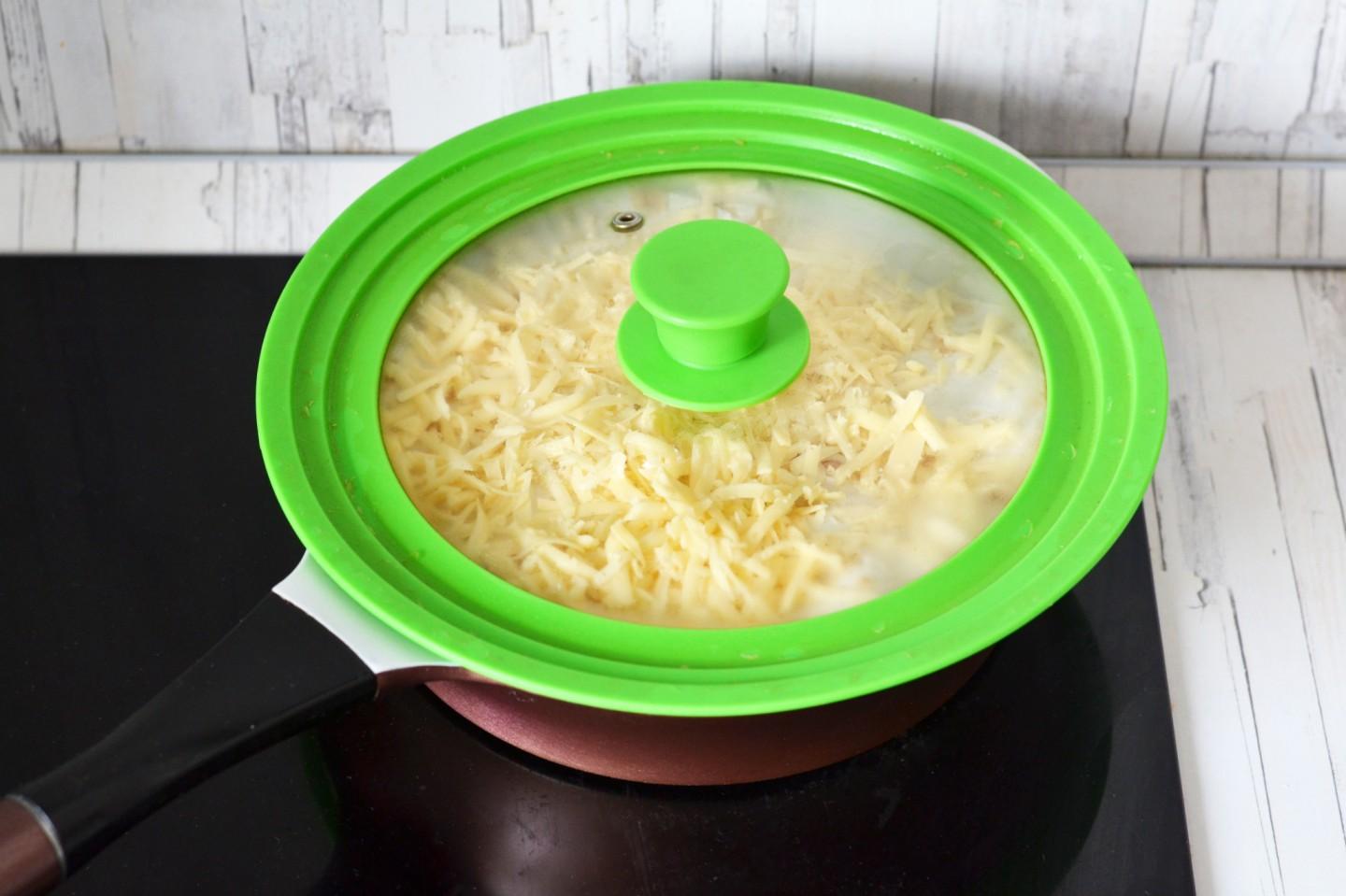 Шаг 10 приготовления Пирог из лаваша с сыром на сковороде